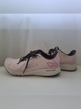 New Balance Womens Fresh Foam X Tempo V2 Running Shoe